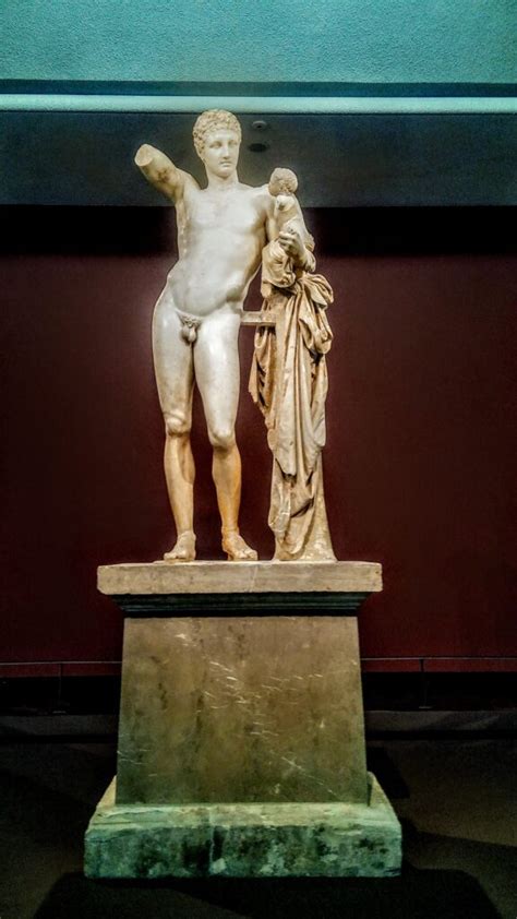 hermes de praxitele|4th century sculpture by praxiteles.